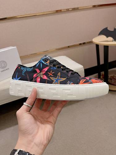 Picture of Versace Shoes Men _SKUfw112203062fw